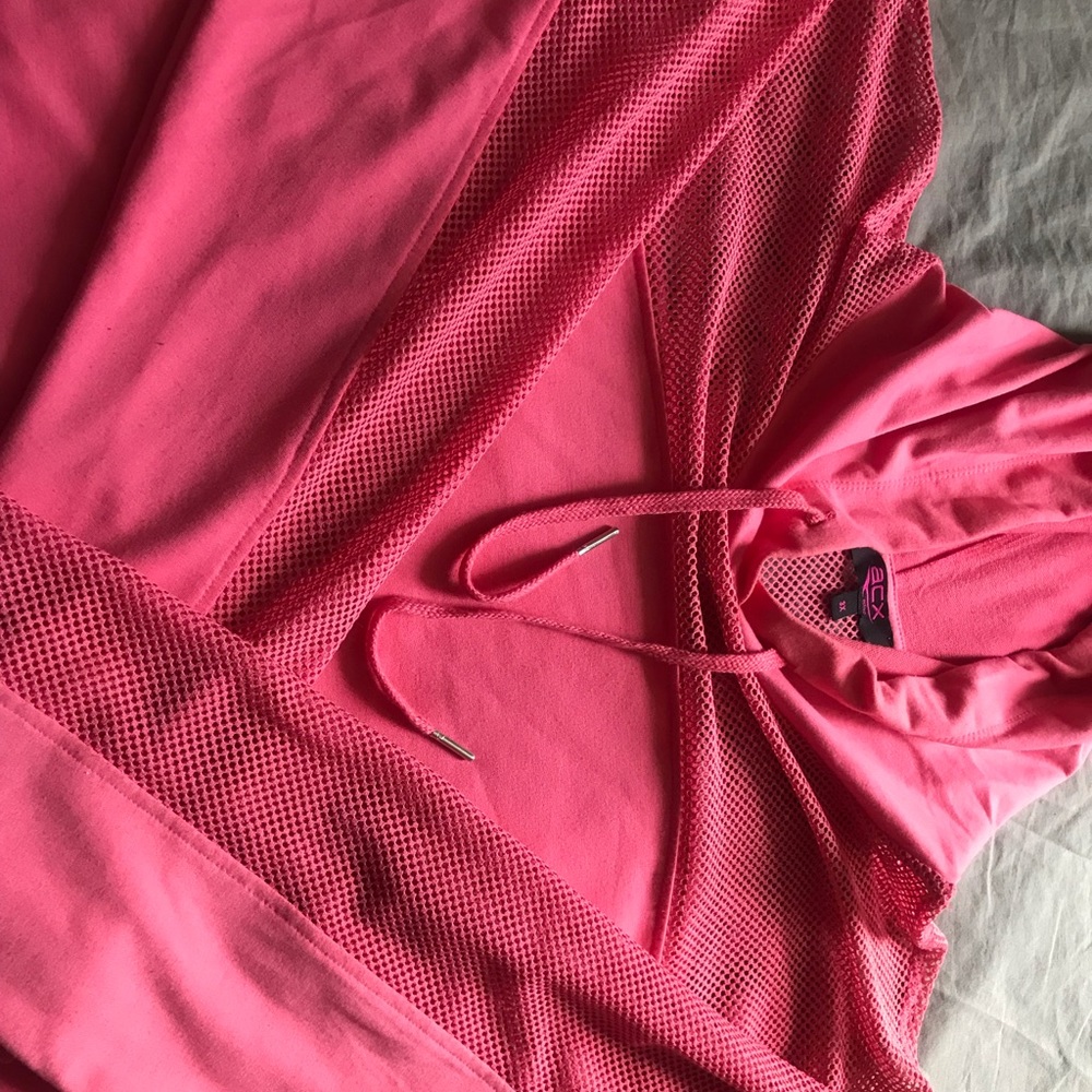 Sweater with mesh shoulder 🌸 pretty pink